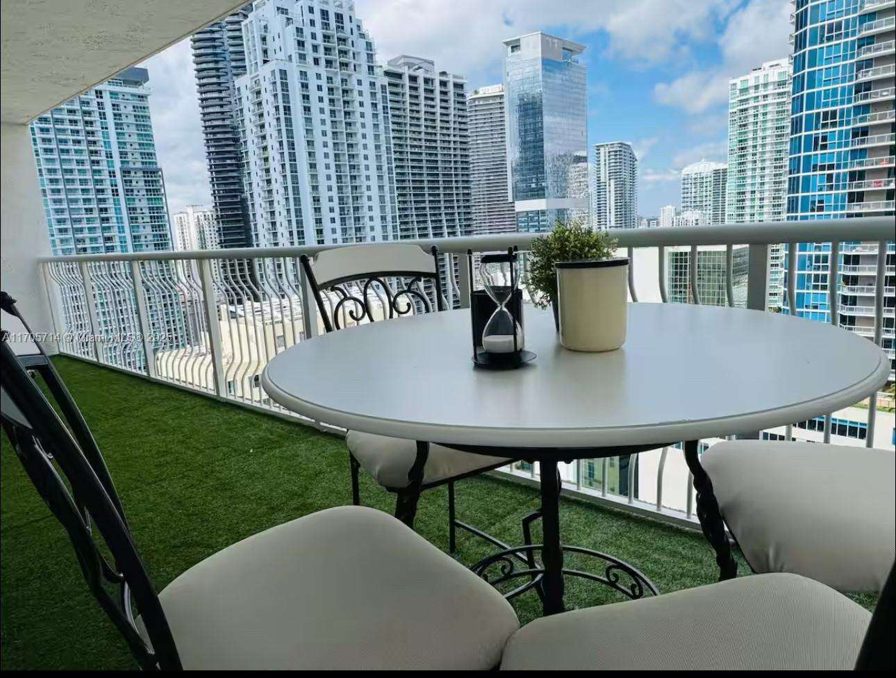 The Club At Brickell Bay at 1200 Brickell Bay Dr, Miami, FL 33131 - For Rent photo 31