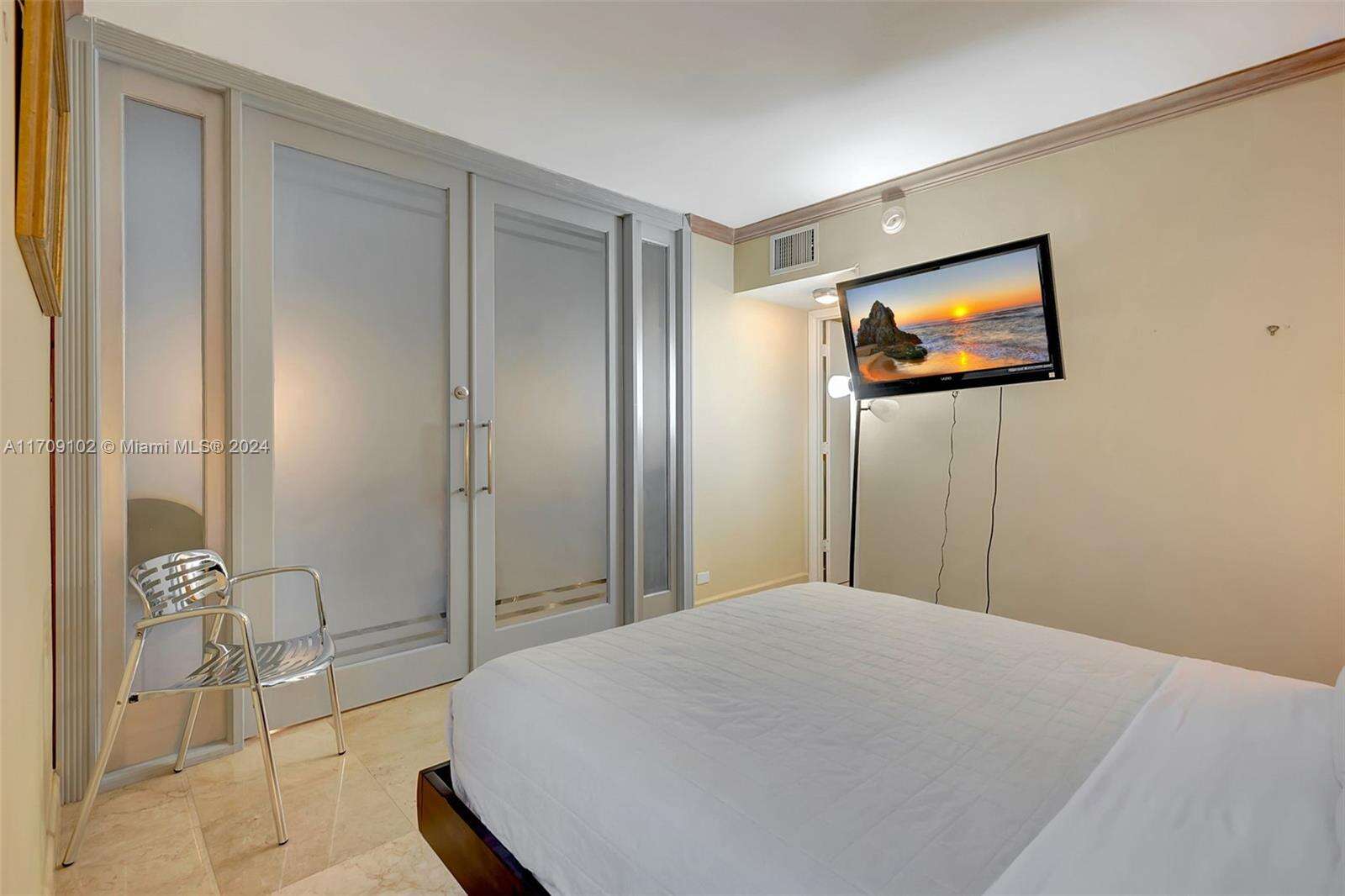 Roney Palace at 2301 Collins Ave, Miami Beach, FL 33139 - For Rent photo 13