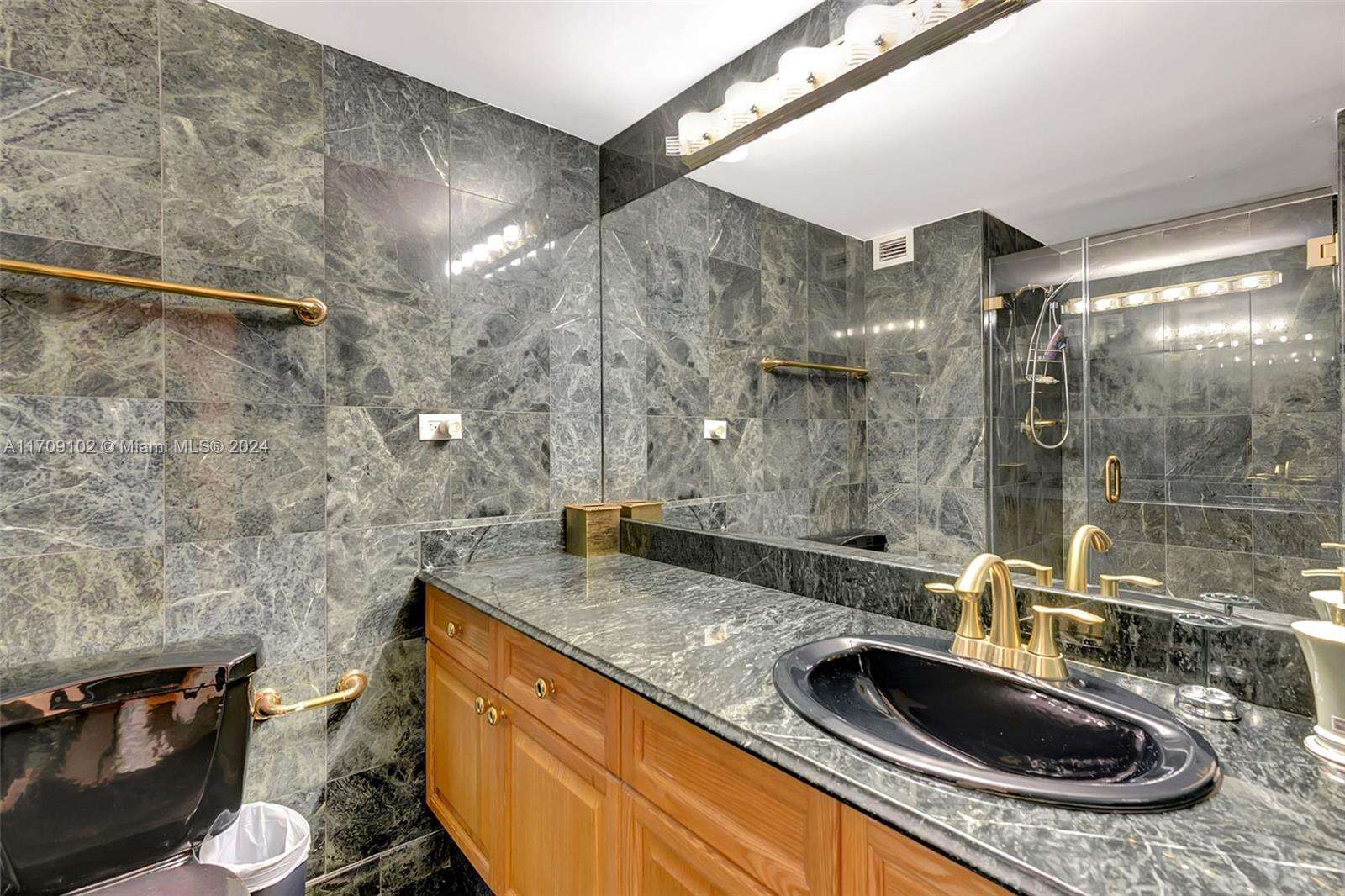Roney Palace at 2301 Collins Ave, Miami Beach, FL 33139 - For Rent photo 15