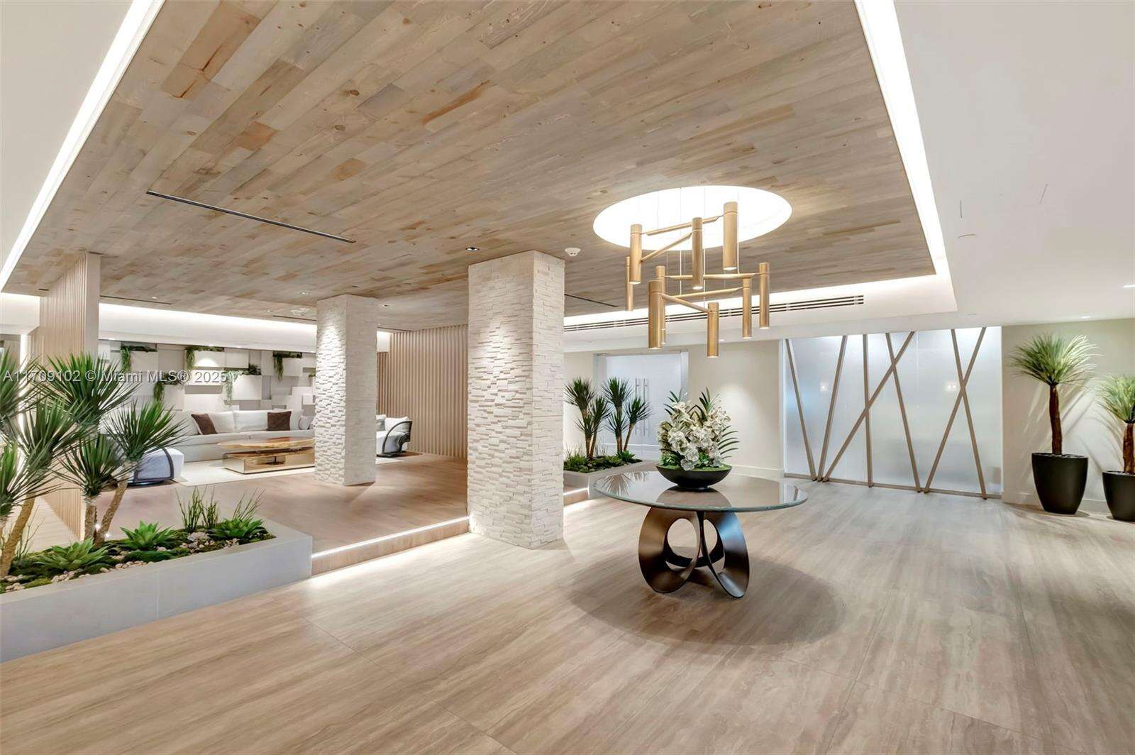 Roney Palace at 2301 Collins Ave, Miami Beach, FL 33139 - For Rent photo 36