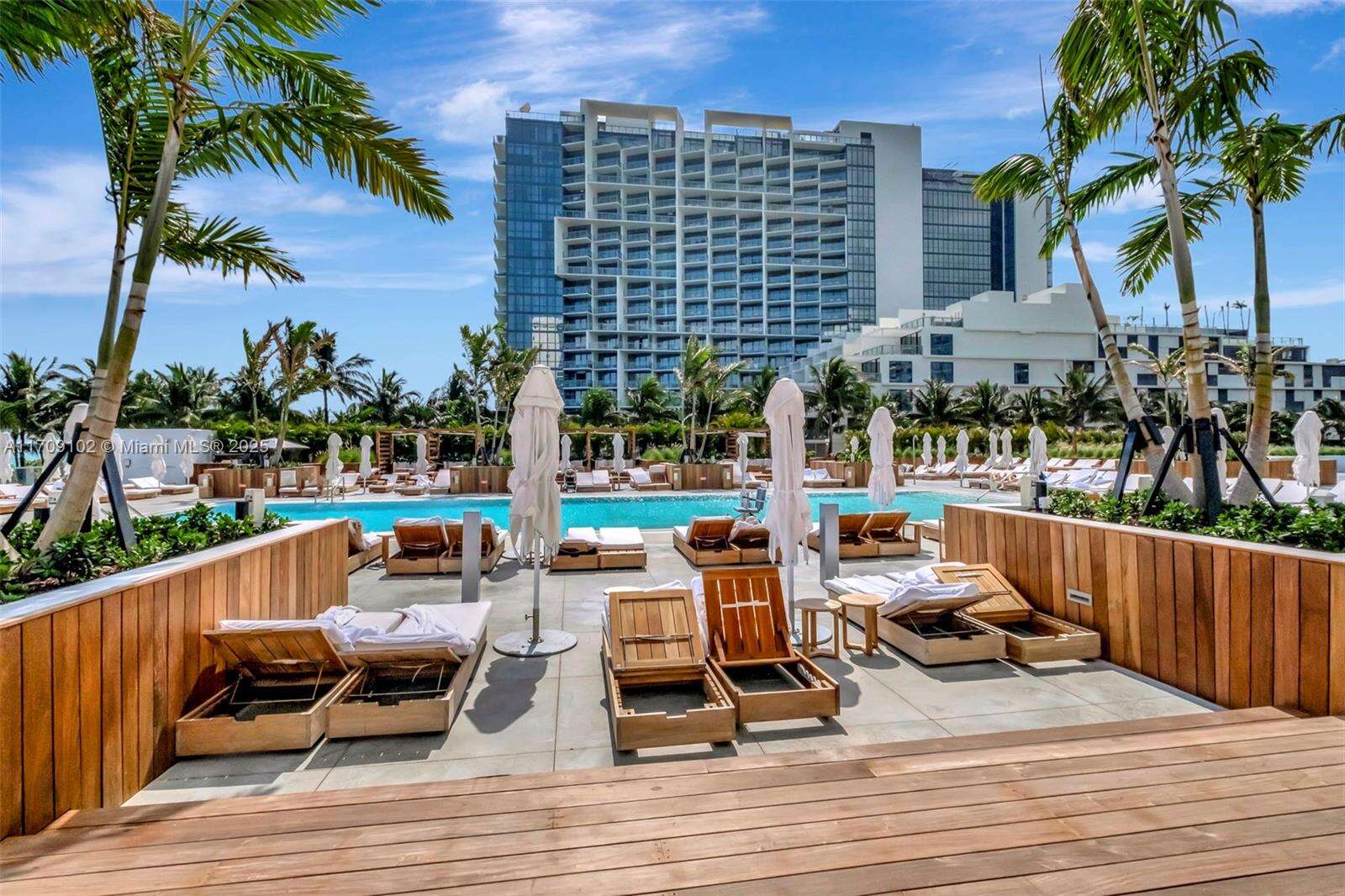 Roney Palace at 2301 Collins Ave, Miami Beach, FL 33139 - For Rent photo 46