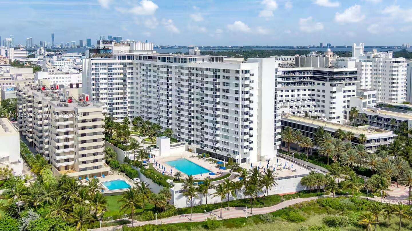 Decoplage at 100 Lincoln Rd, Miami Beach, FL 33139 - For Rent photo 1