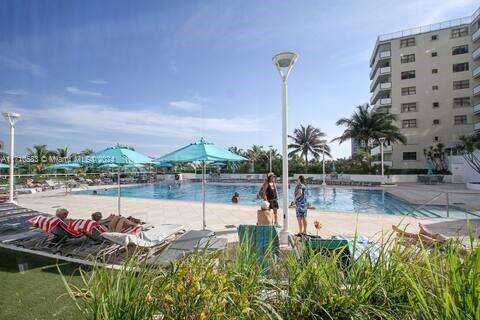 Decoplage at 100 Lincoln Rd, Miami Beach, FL 33139 - For Rent photo 24