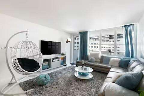 Decoplage at 100 Lincoln Rd, Miami Beach, FL 33139 - For Rent photo 5