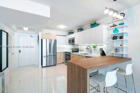Decoplage at 100 Lincoln Rd, Miami Beach, FL 33139 - For Rent photo 8