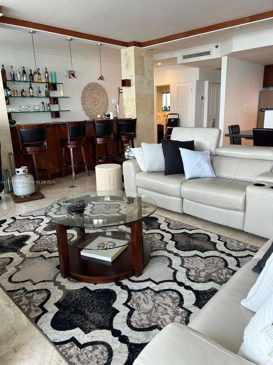 Decoplage at 100 Lincoln Rd, Miami Beach, FL 33139 - For Rent photo 2