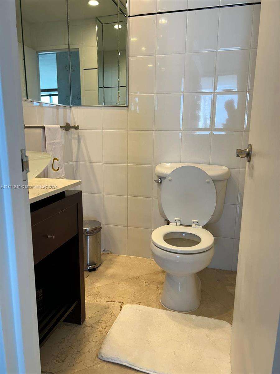 Decoplage at 100 Lincoln Rd, Miami Beach, FL 33139 - For Rent photo 16