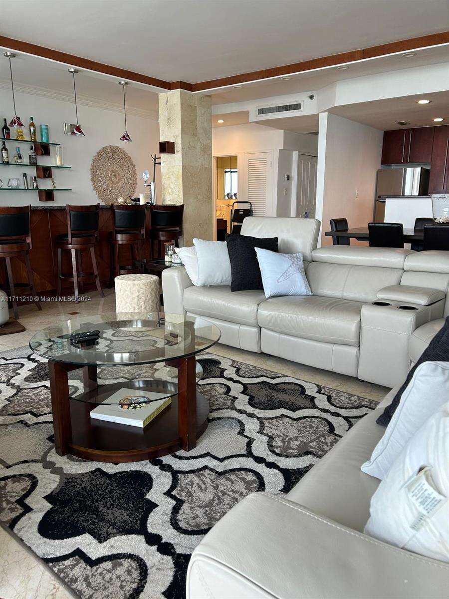 Decoplage at 100 Lincoln Rd, Miami Beach, FL 33139 - For Rent photo 3