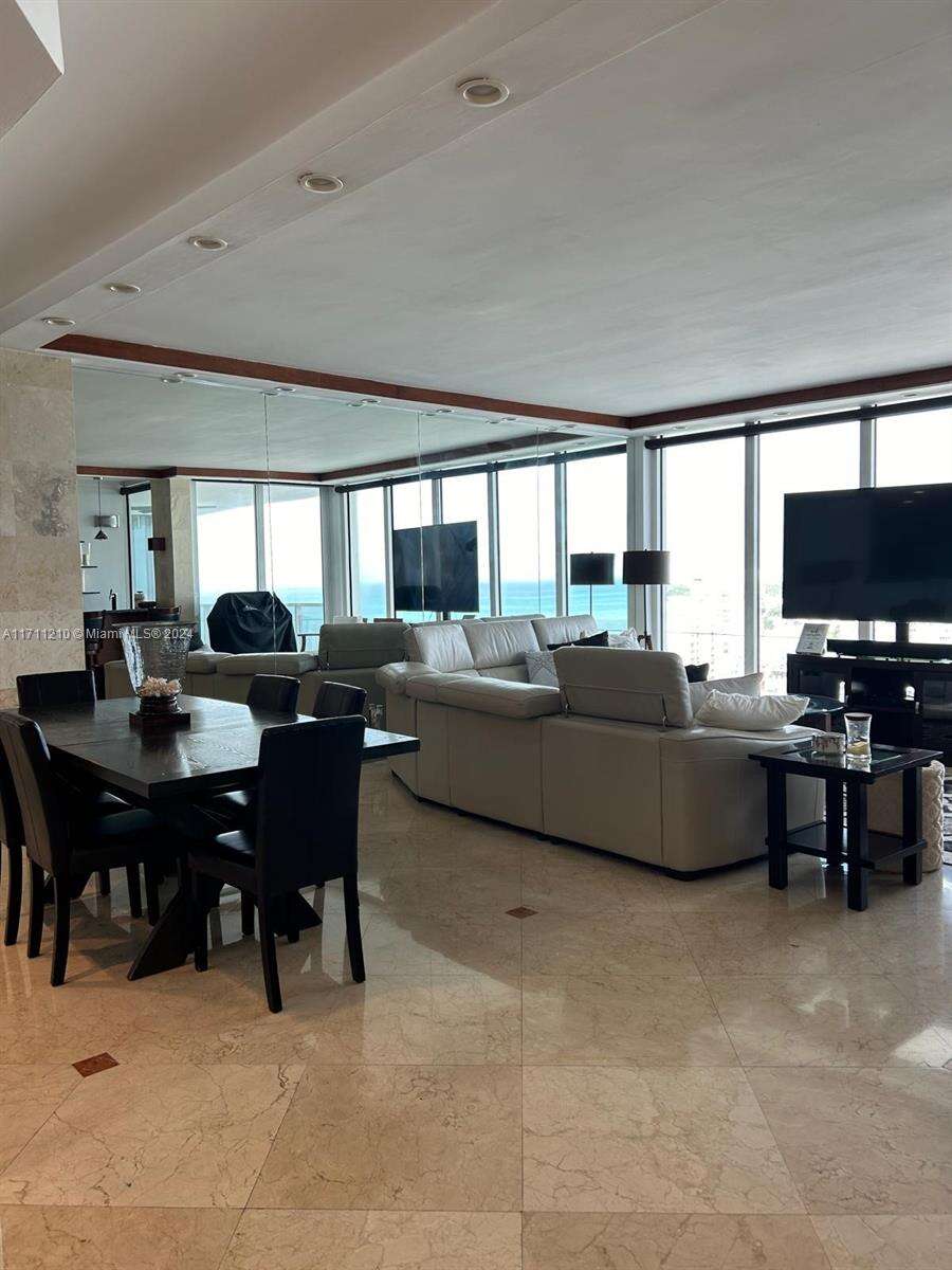 Decoplage at 100 Lincoln Rd, Miami Beach, FL 33139 - For Rent photo 4