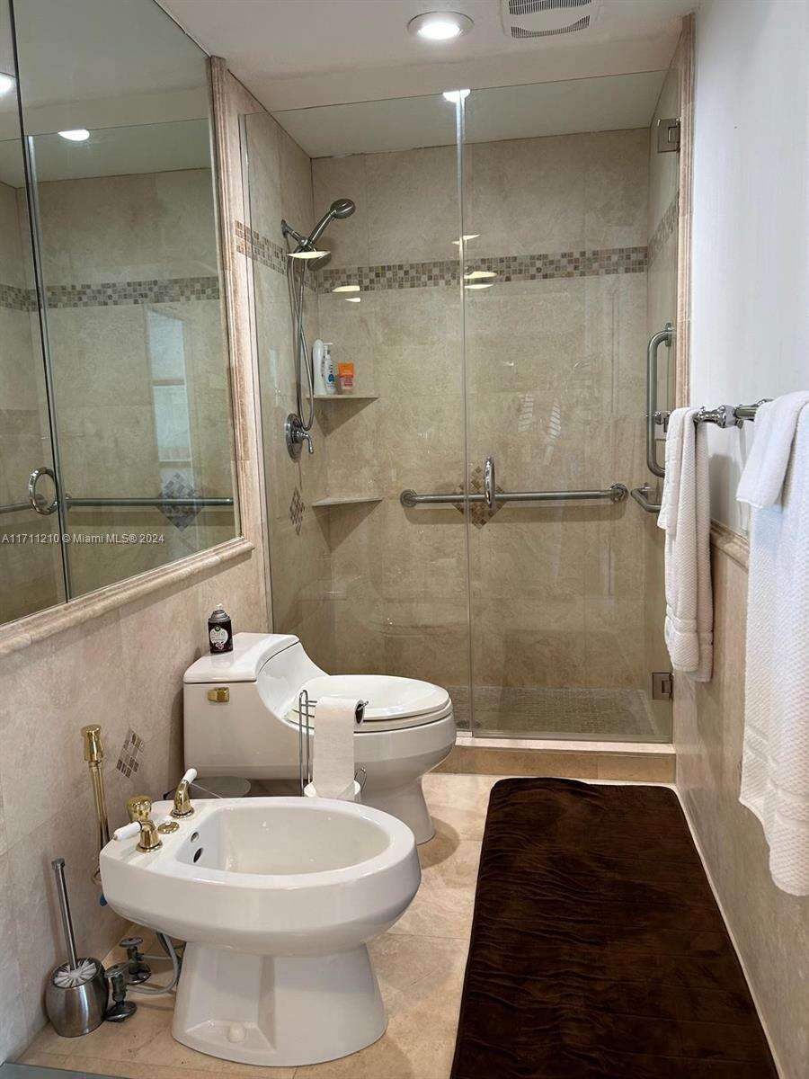 Decoplage at 100 Lincoln Rd, Miami Beach, FL 33139 - For Rent photo 31