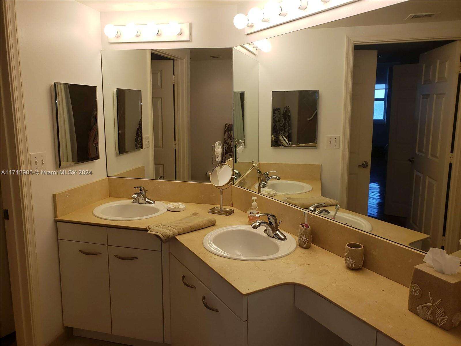 2080 Ocean Dr, Hallandale Beach, FL 33009 - For Rent photo 28