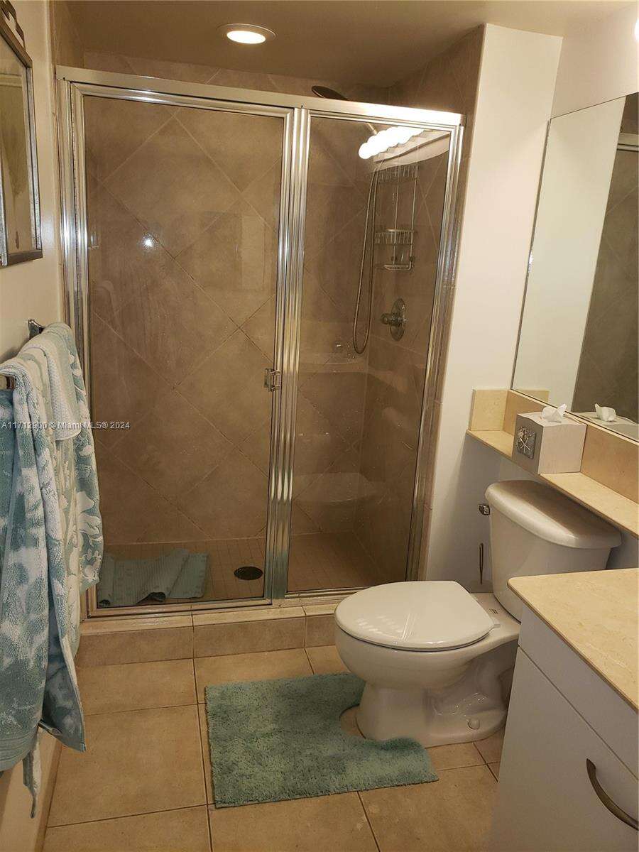 2080 Ocean Dr, Hallandale Beach, FL 33009 - For Rent photo 36