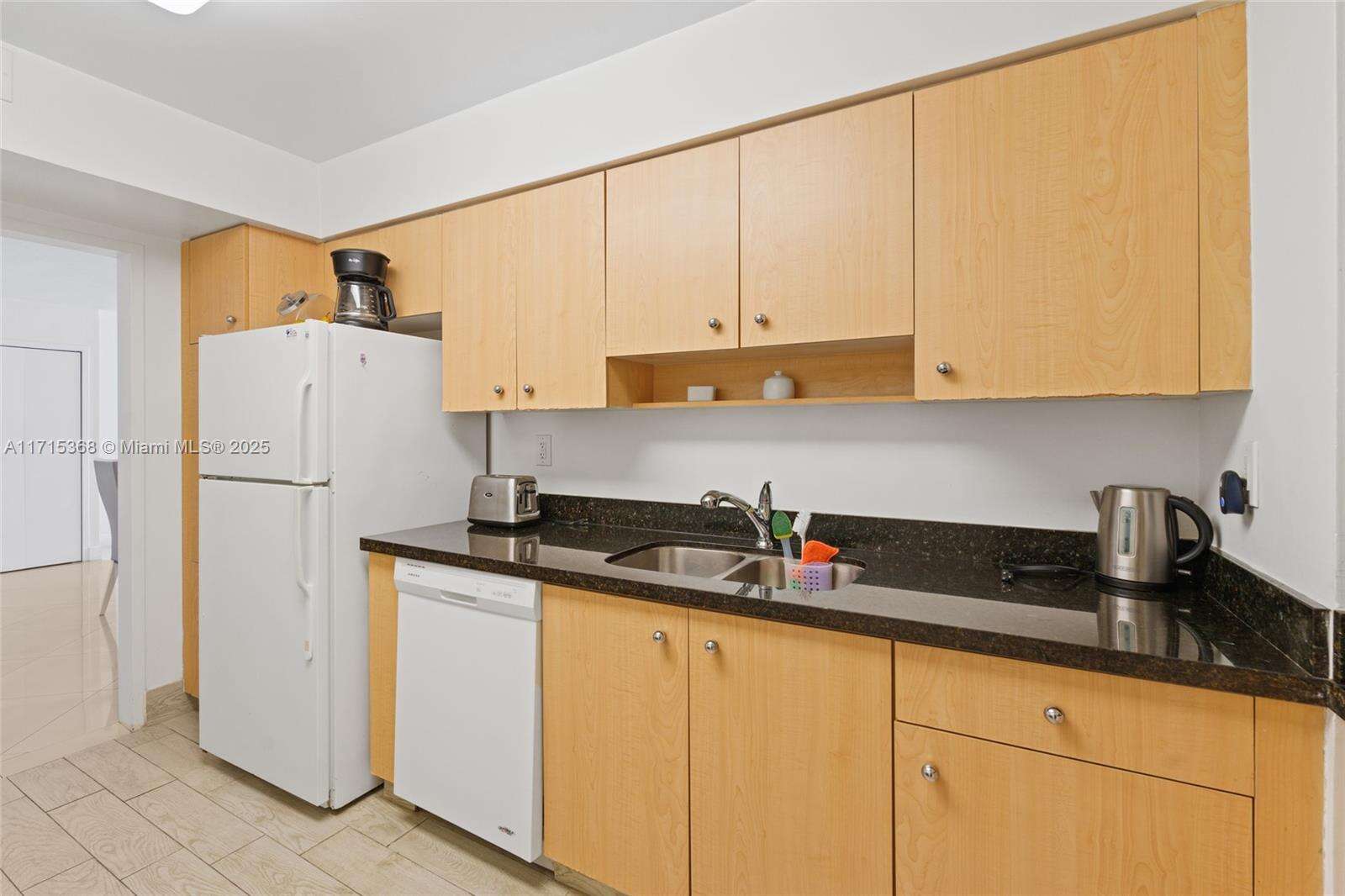 Carlisle On The Ocean at 9195 Collins Ave, Surfside, FL 33154 - For Rent photo 13