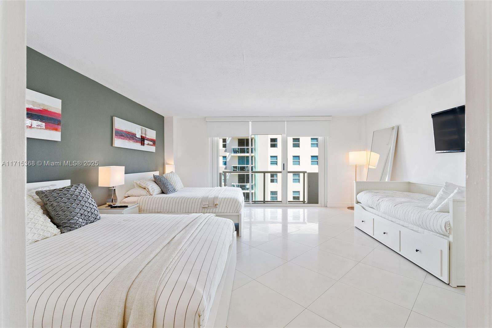 Carlisle On The Ocean at 9195 Collins Ave, Surfside, FL 33154 - For Rent photo 20