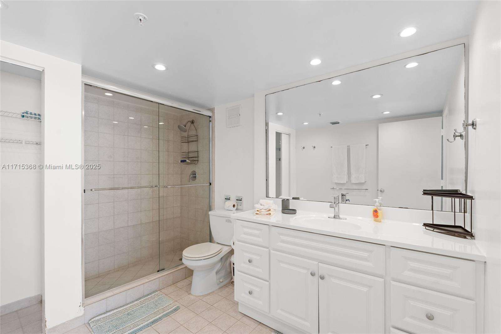 Carlisle On The Ocean at 9195 Collins Ave, Surfside, FL 33154 - For Rent photo 21