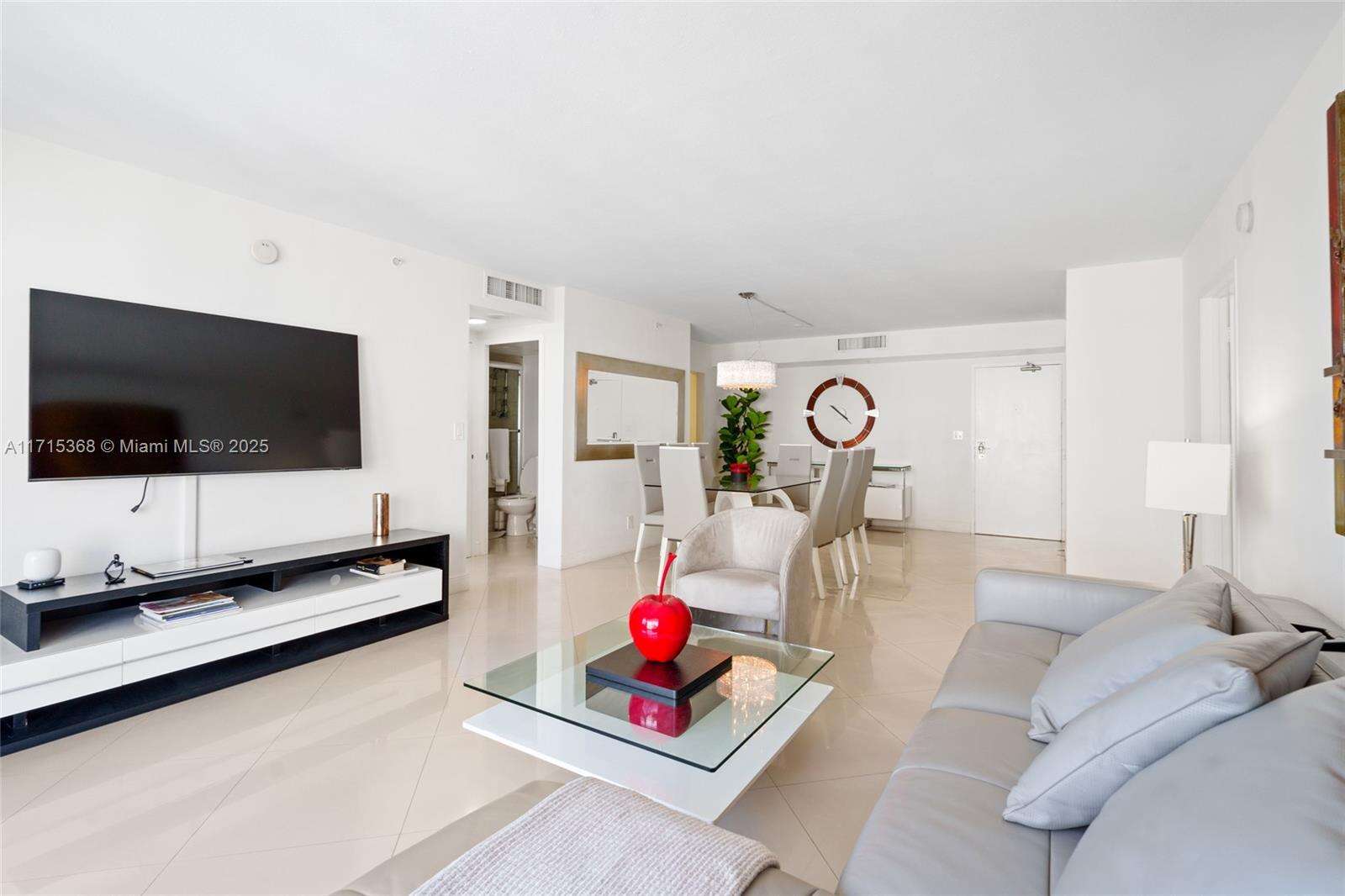 Carlisle On The Ocean at 9195 Collins Ave, Surfside, FL 33154 - For Rent photo 5