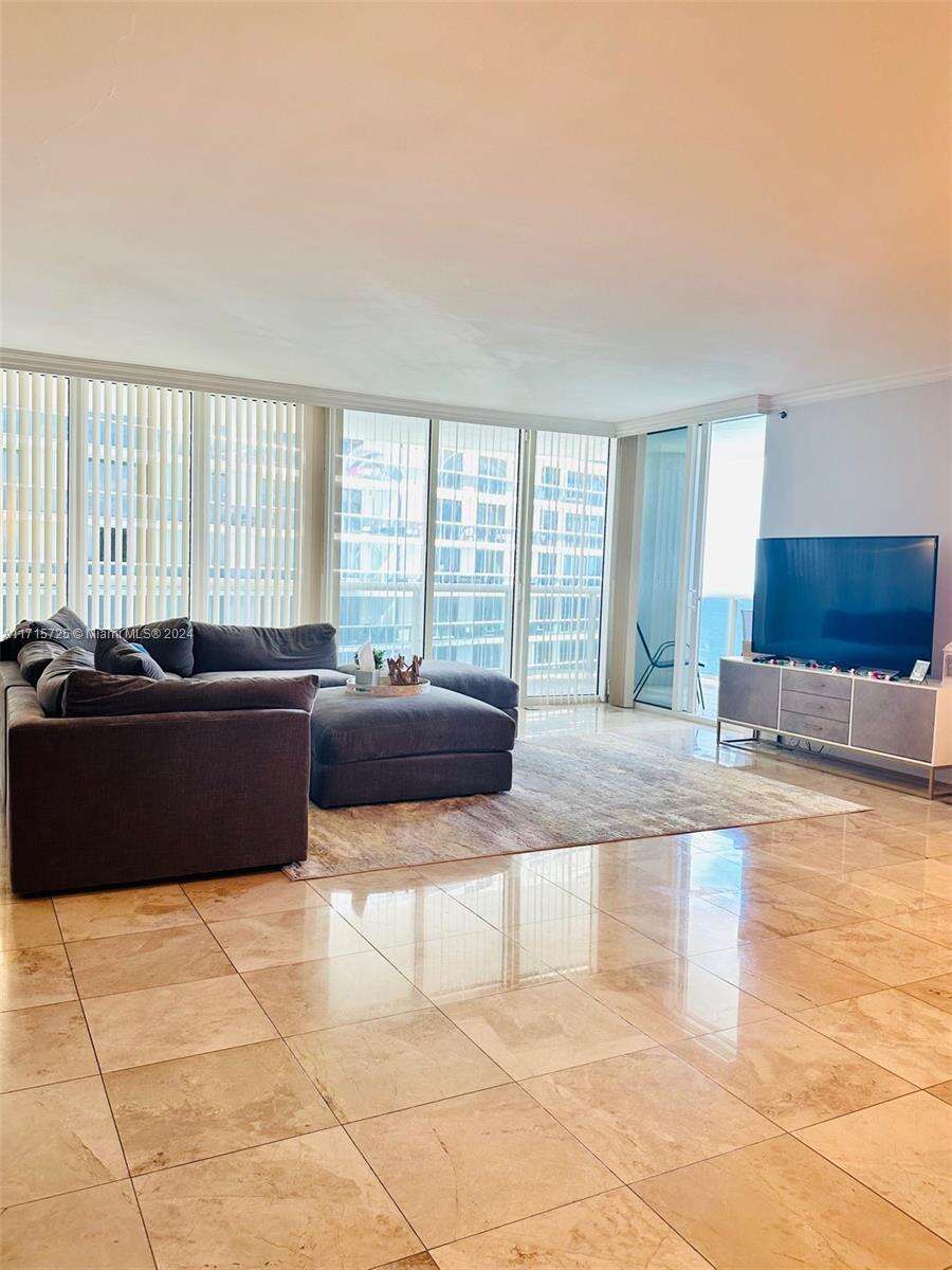 The Beach Club at 1850 Ocean Dr, Hallandale Beach, FL 33009 - For Rent photo 3