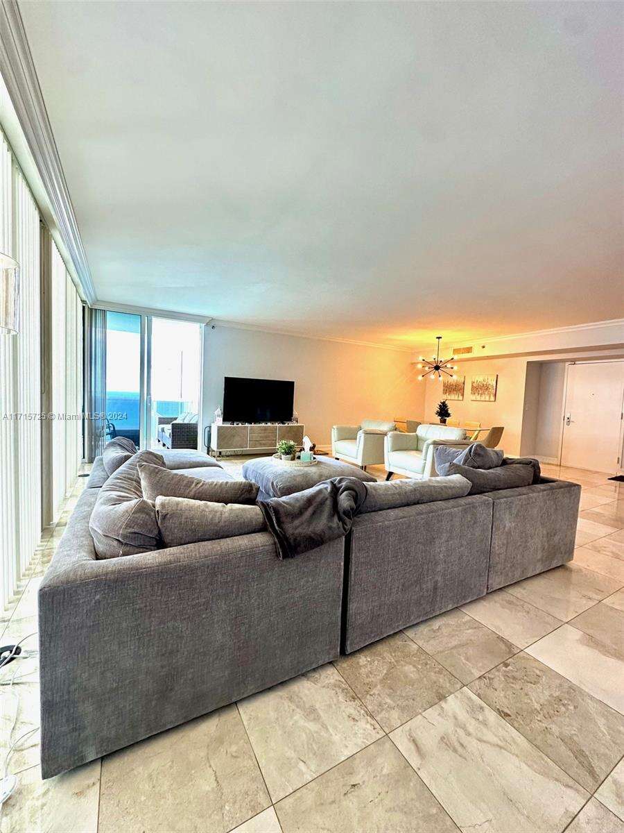 The Beach Club at 1850 Ocean Dr, Hallandale Beach, FL 33009 - For Rent photo 9