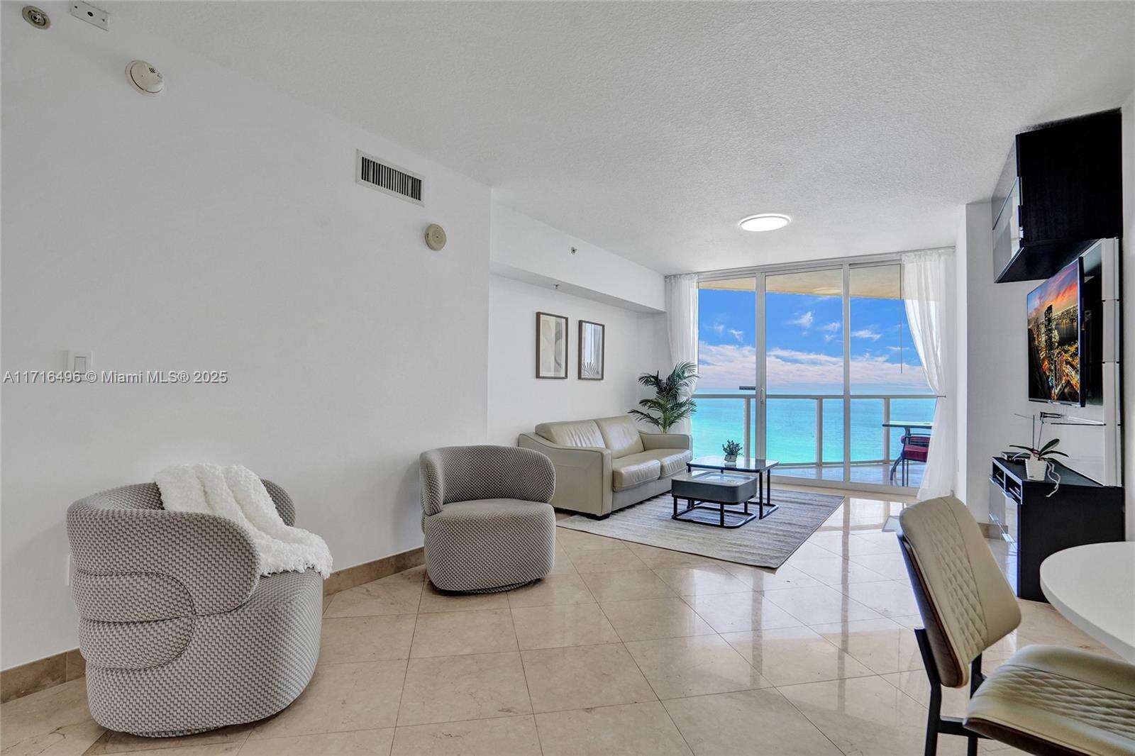 La Perla at 16699 Collins Ave, Sunny Isles Beach, FL 33160 - For Rent photo 11