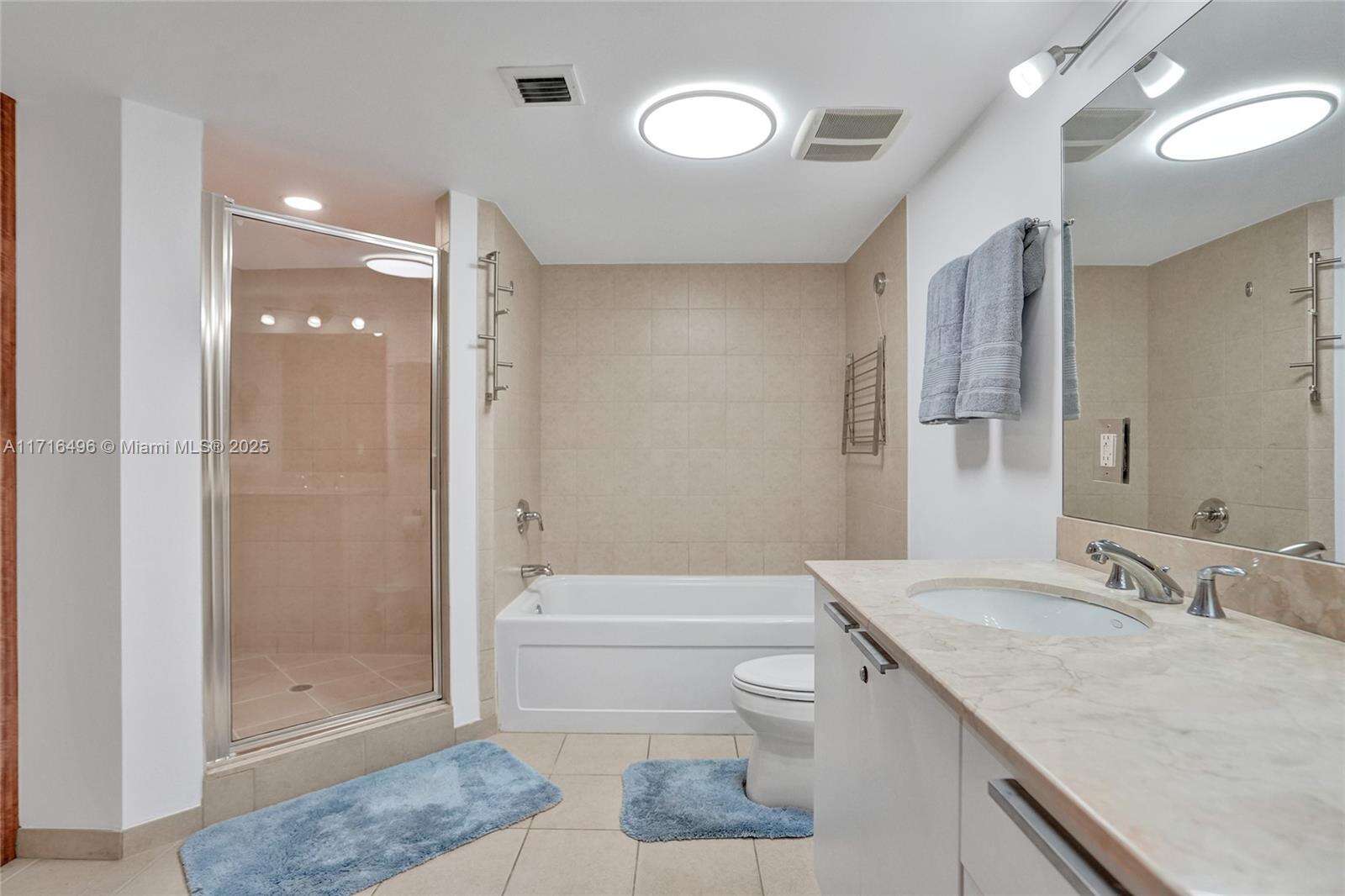 La Perla at 16699 Collins Ave, Sunny Isles Beach, FL 33160 - For Rent photo 21