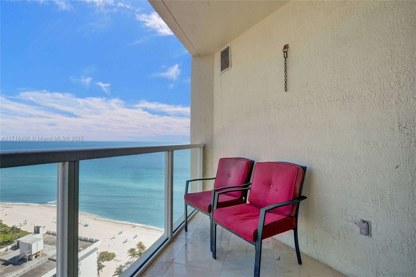 La Perla at 16699 Collins Ave, Sunny Isles Beach, FL 33160 - For Rent photo 25