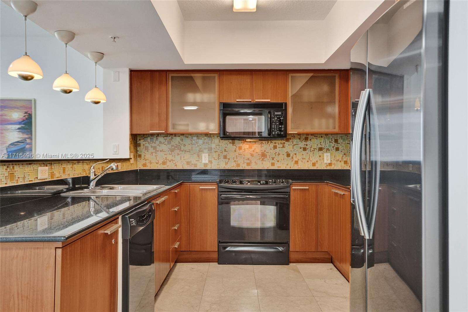 La Perla at 16699 Collins Ave, Sunny Isles Beach, FL 33160 - For Rent photo 4