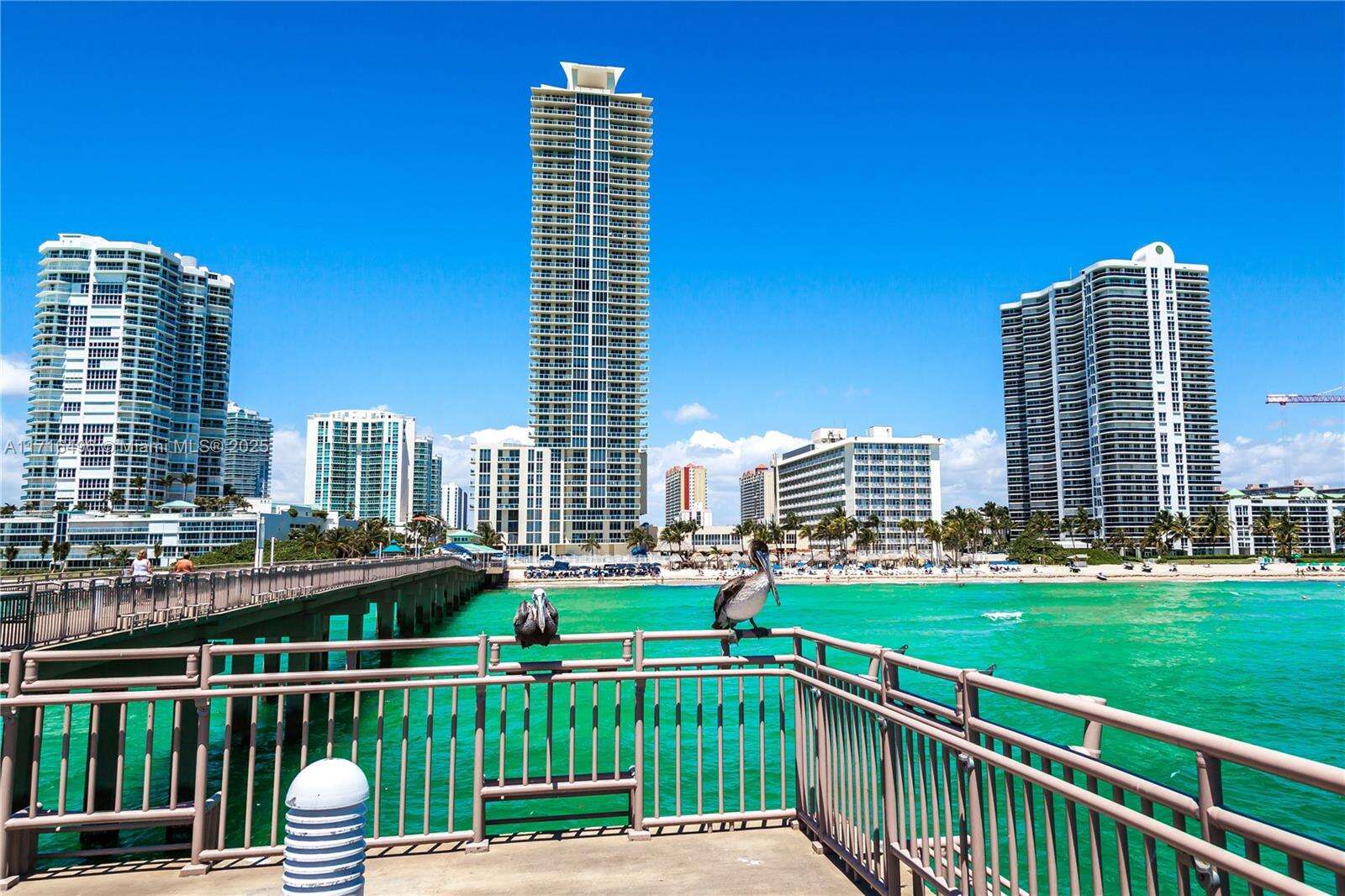 La Perla at 16699 Collins Ave, Sunny Isles Beach, FL 33160 - For Rent photo 38