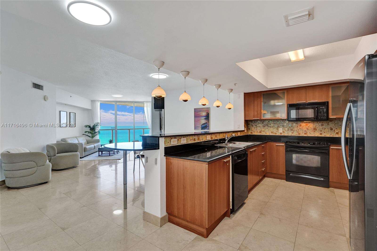 La Perla at 16699 Collins Ave, Sunny Isles Beach, FL 33160 - For Rent photo 5