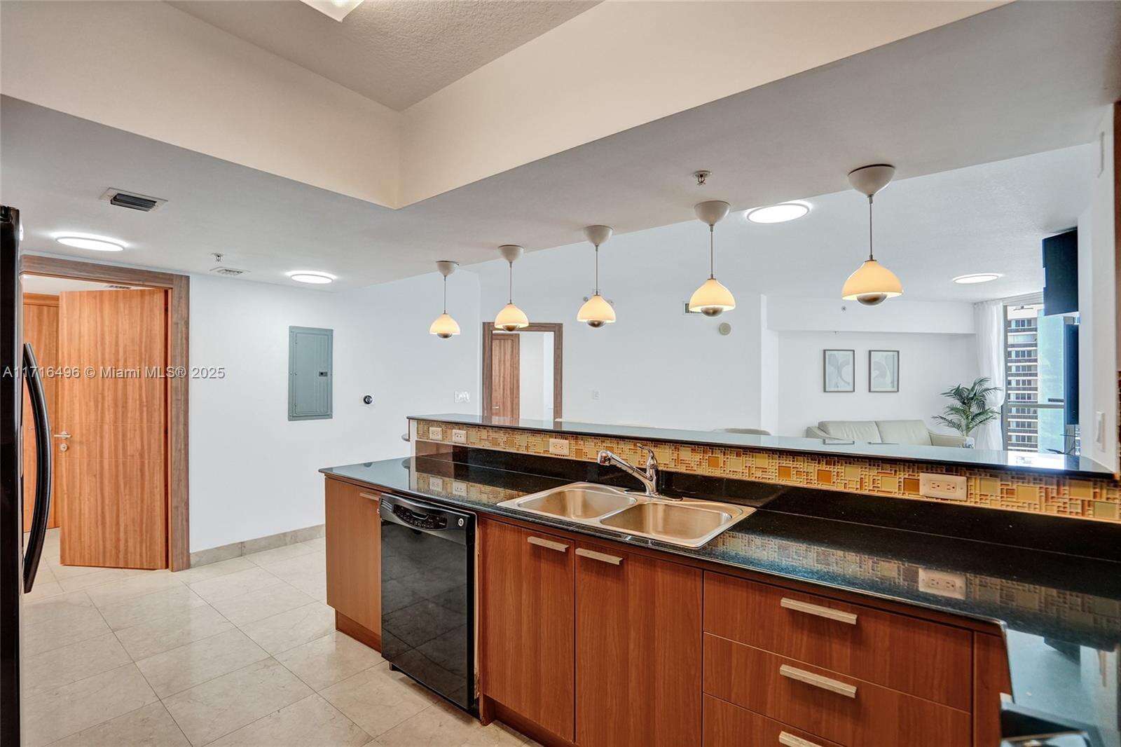 La Perla at 16699 Collins Ave, Sunny Isles Beach, FL 33160 - For Rent photo 6