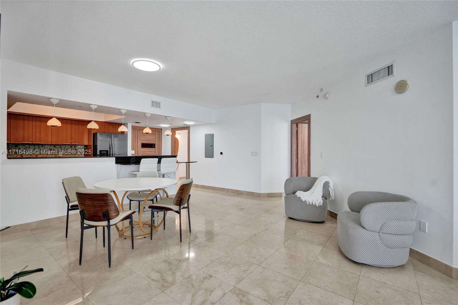 La Perla at 16699 Collins Ave, Sunny Isles Beach, FL 33160 - For Rent photo 9