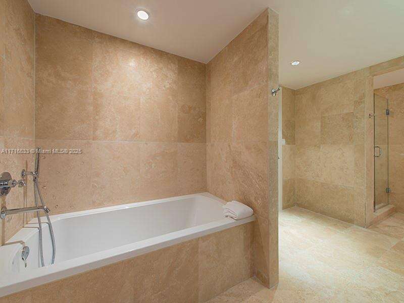 1 Hotel & Homes at 102 24 St, Miami Beach, FL 33139 - For Rent photo 13