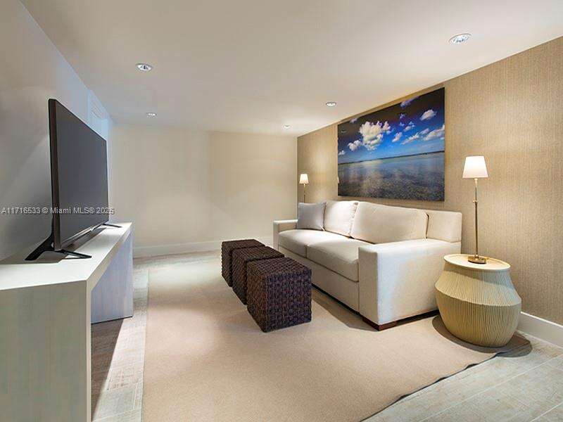 1 Hotel & Homes at 102 24 St, Miami Beach, FL 33139 - For Rent photo 9