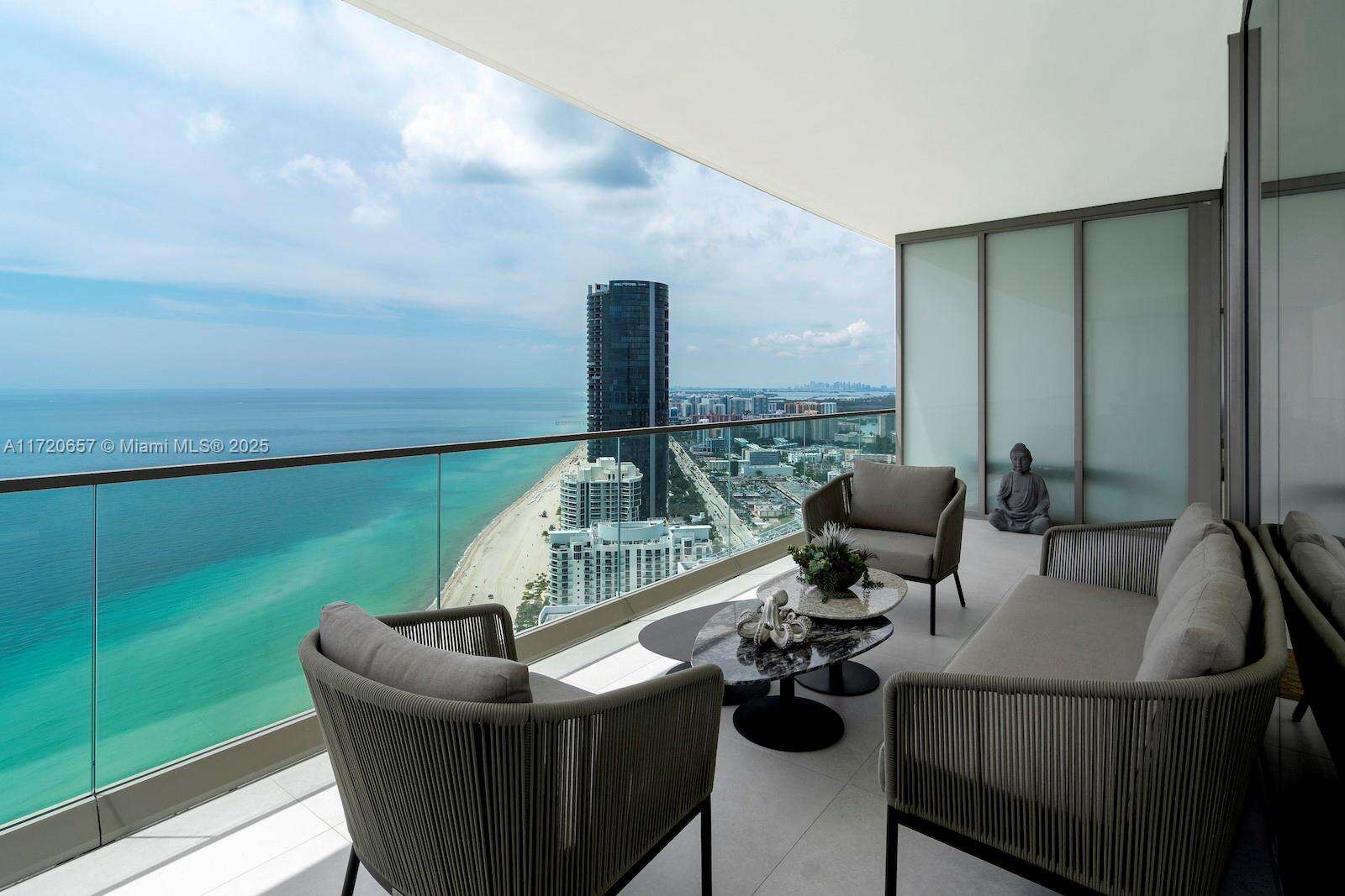 Armani Casa at 18975 Collins Ave, Sunny Isles Beach, FL 33160 - For Rent photo 3