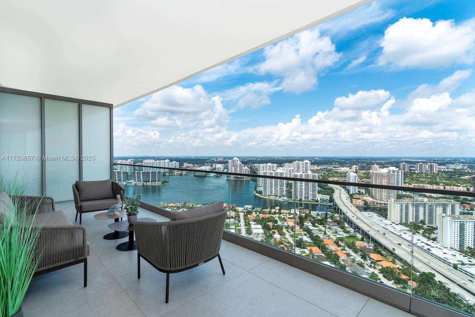 Armani Casa at 18975 Collins Ave, Sunny Isles Beach, FL 33160 - For Rent photo 5