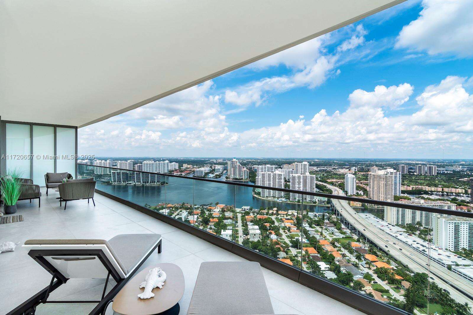 Armani Casa at 18975 Collins Ave, Sunny Isles Beach, FL 33160 - For Rent photo 7