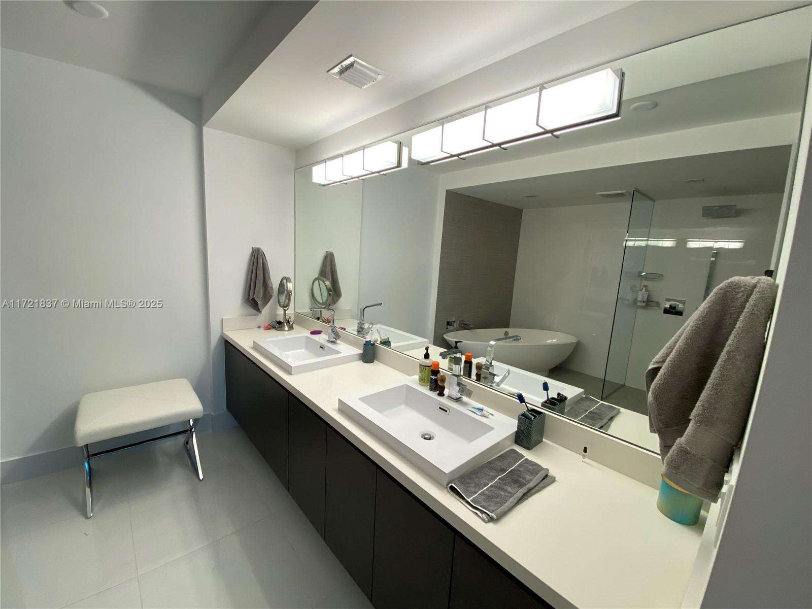 Parque Towers at 300 Sunny Isles Blvd, Sunny Isles Beach, FL 33160 - For Rent photo 12
