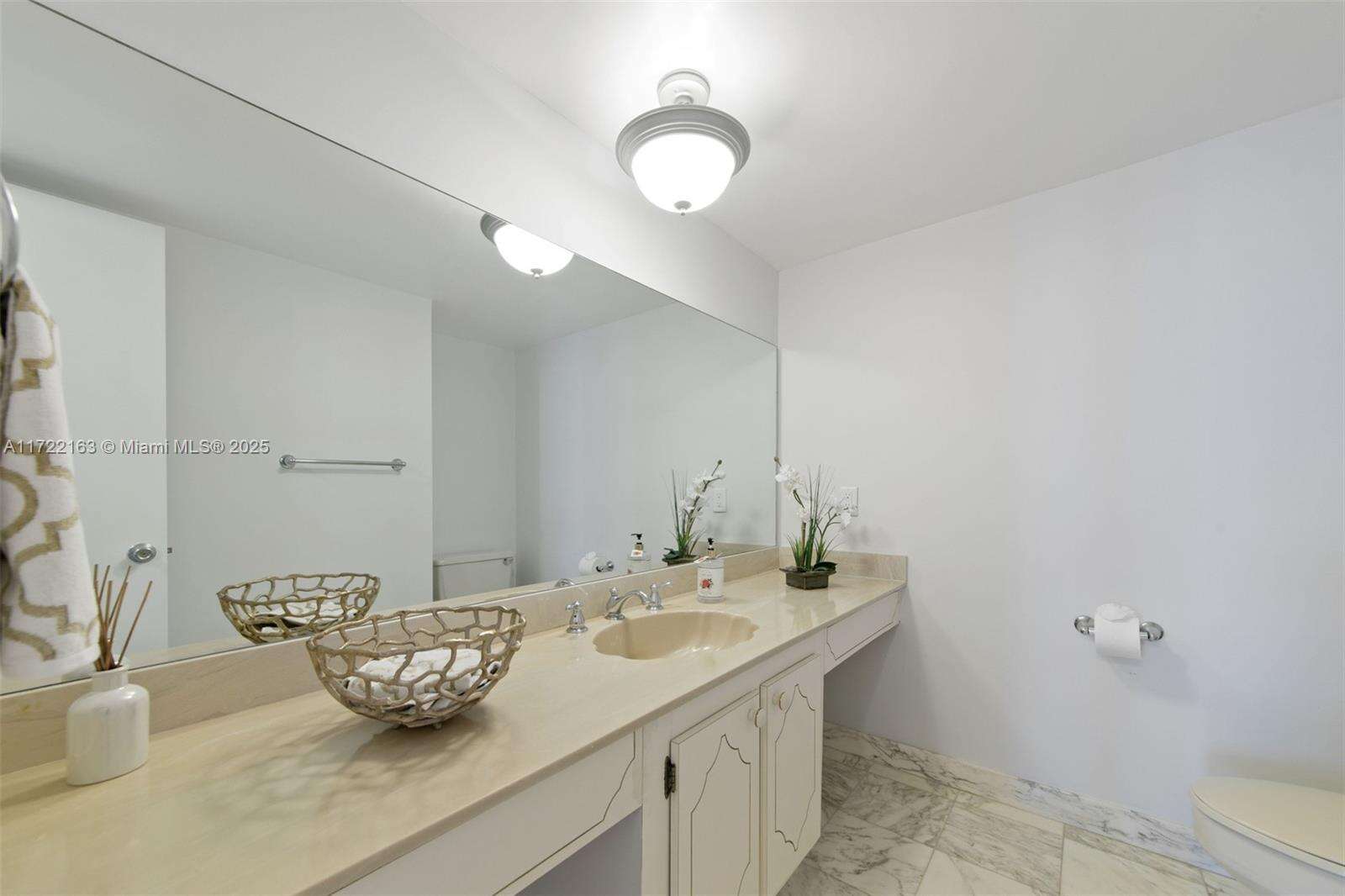 Aquarius at 2751 Ocean Dr, Hollywood, FL 33019 - For Rent photo 19