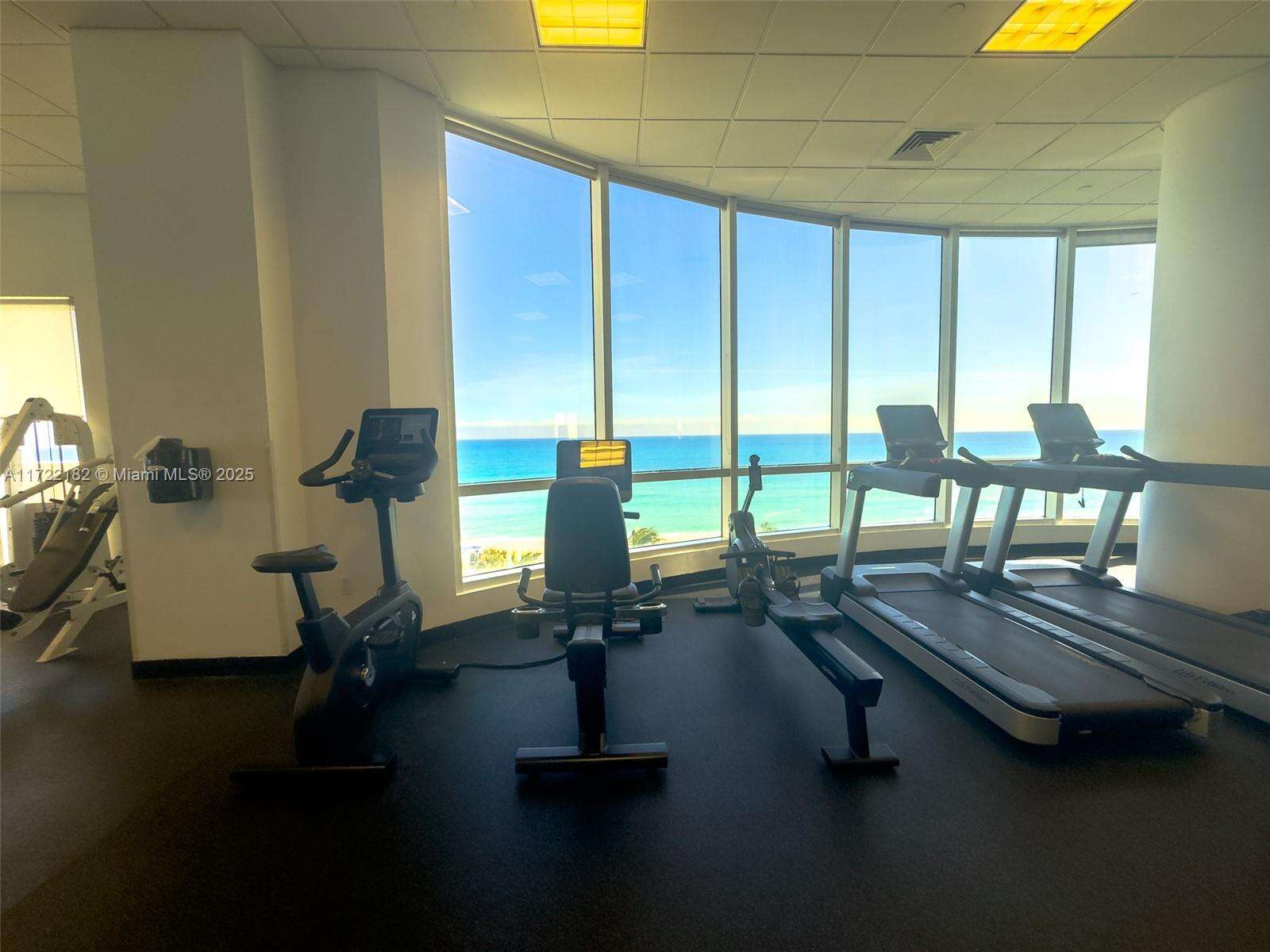 Akoya at 6365 Collins Ave, Miami Beach, FL 33141 - For Rent photo 16