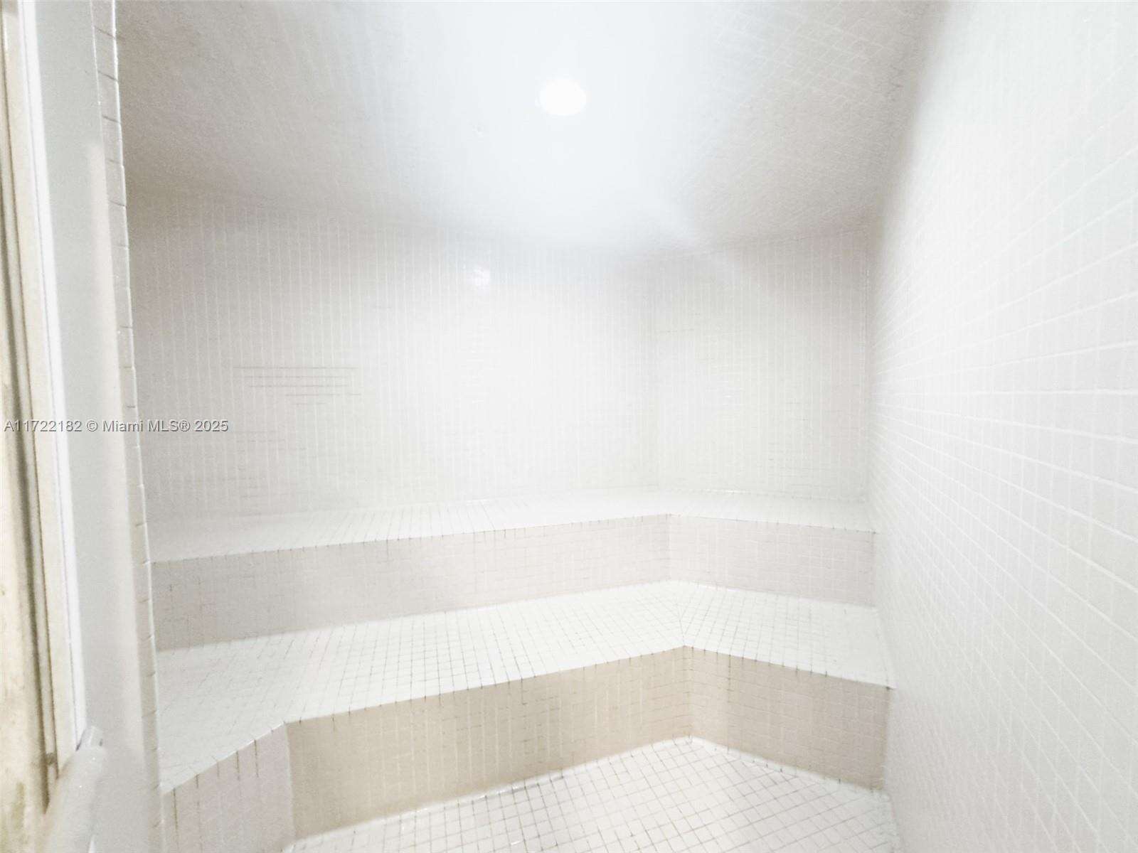 Akoya at 6365 Collins Ave, Miami Beach, FL 33141 - For Rent photo 18