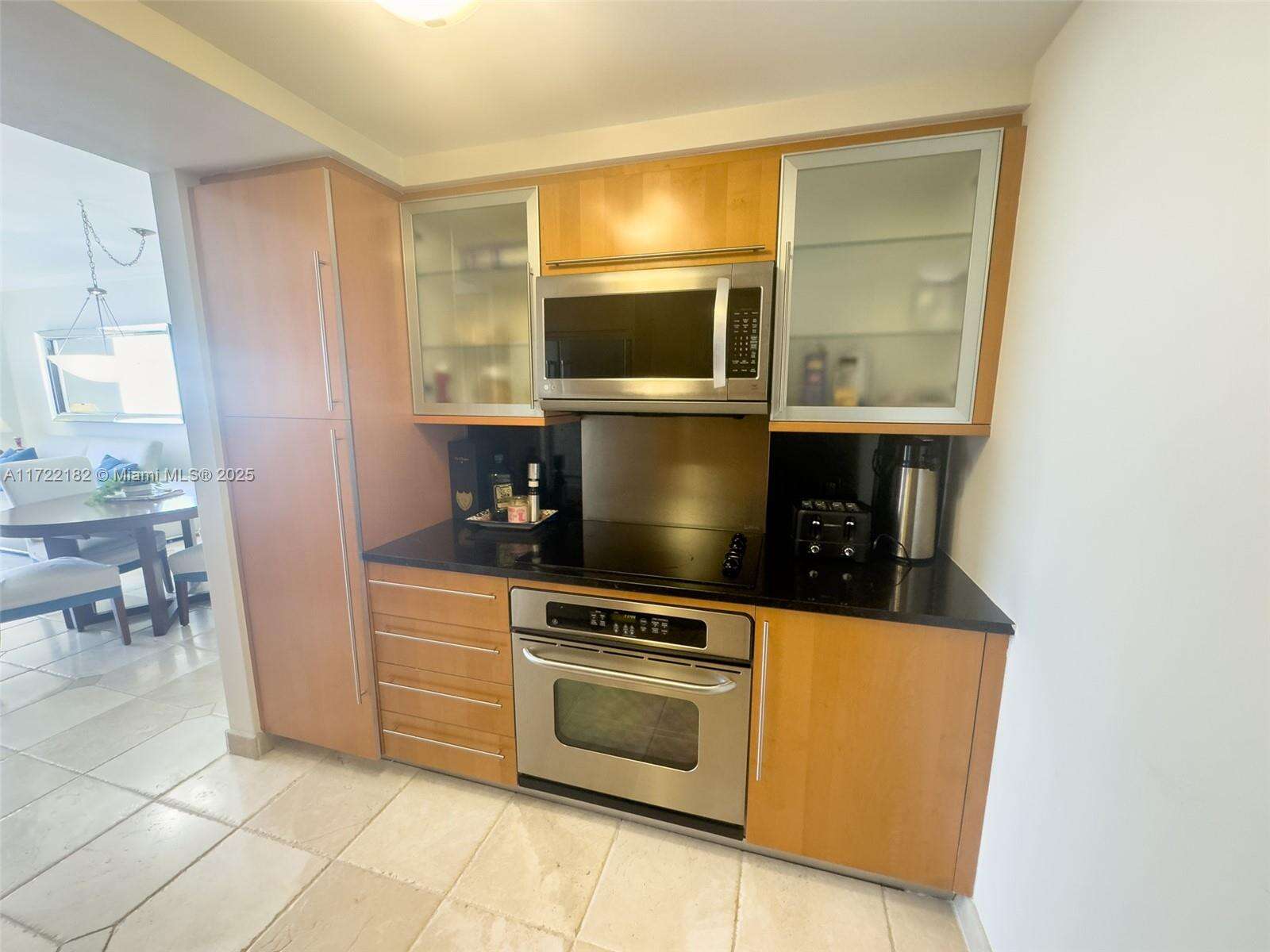 Akoya at 6365 Collins Ave, Miami Beach, FL 33141 - For Rent photo 5