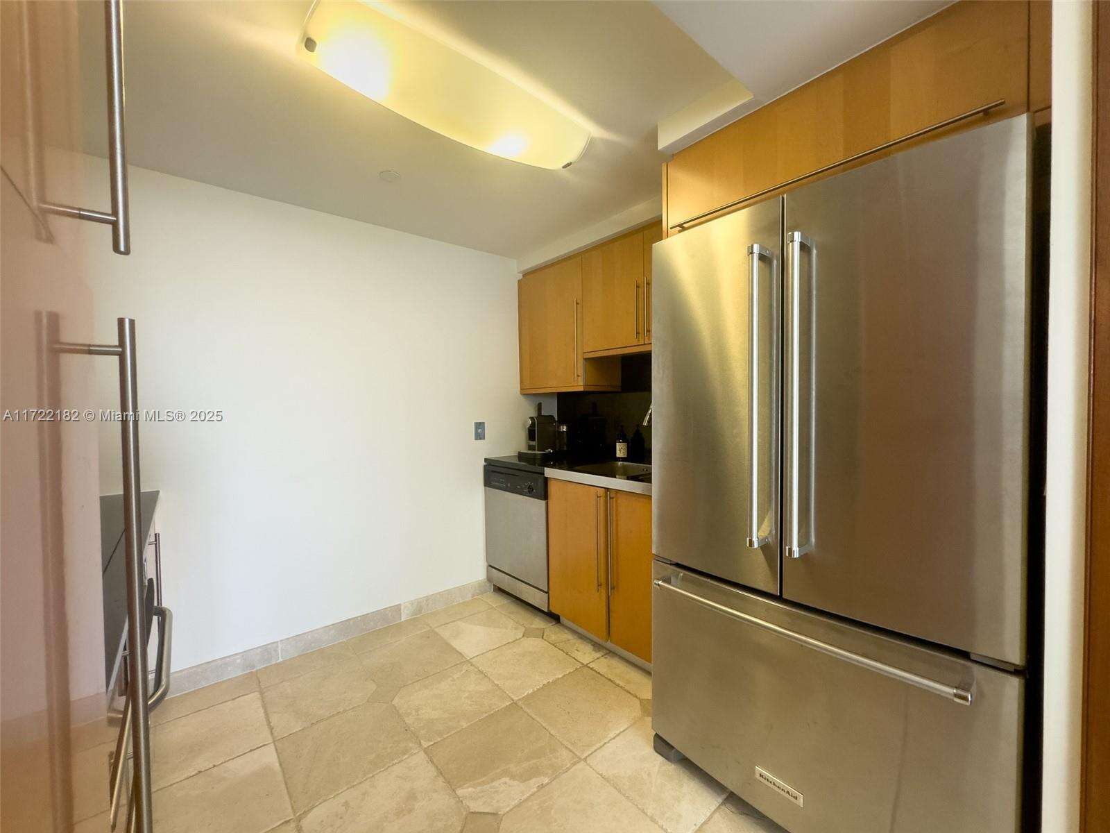 Akoya at 6365 Collins Ave, Miami Beach, FL 33141 - For Rent photo 6