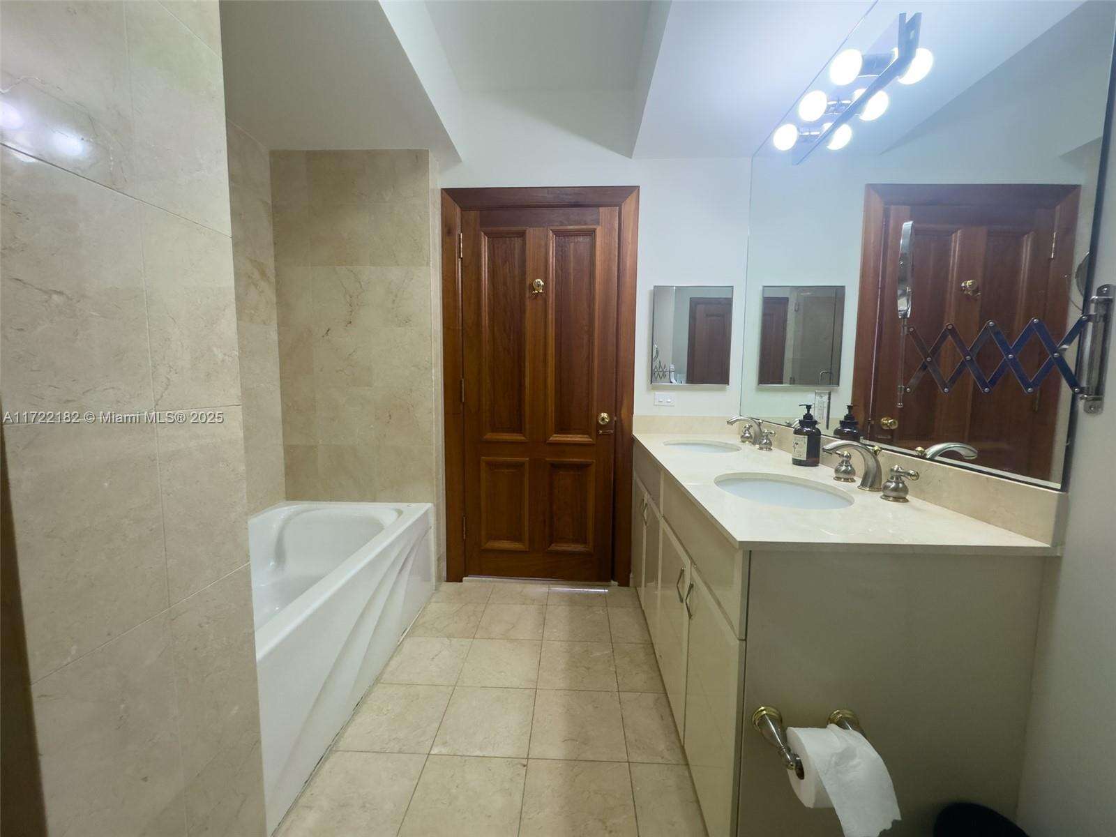 Akoya at 6365 Collins Ave, Miami Beach, FL 33141 - For Rent photo 9