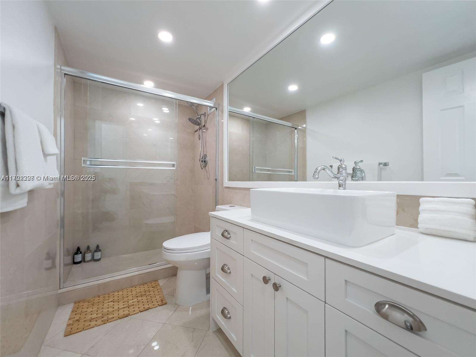 Seacoast 5151 at 5161 Collins Ave, Miami Beach, FL 33140 - For Rent photo 12