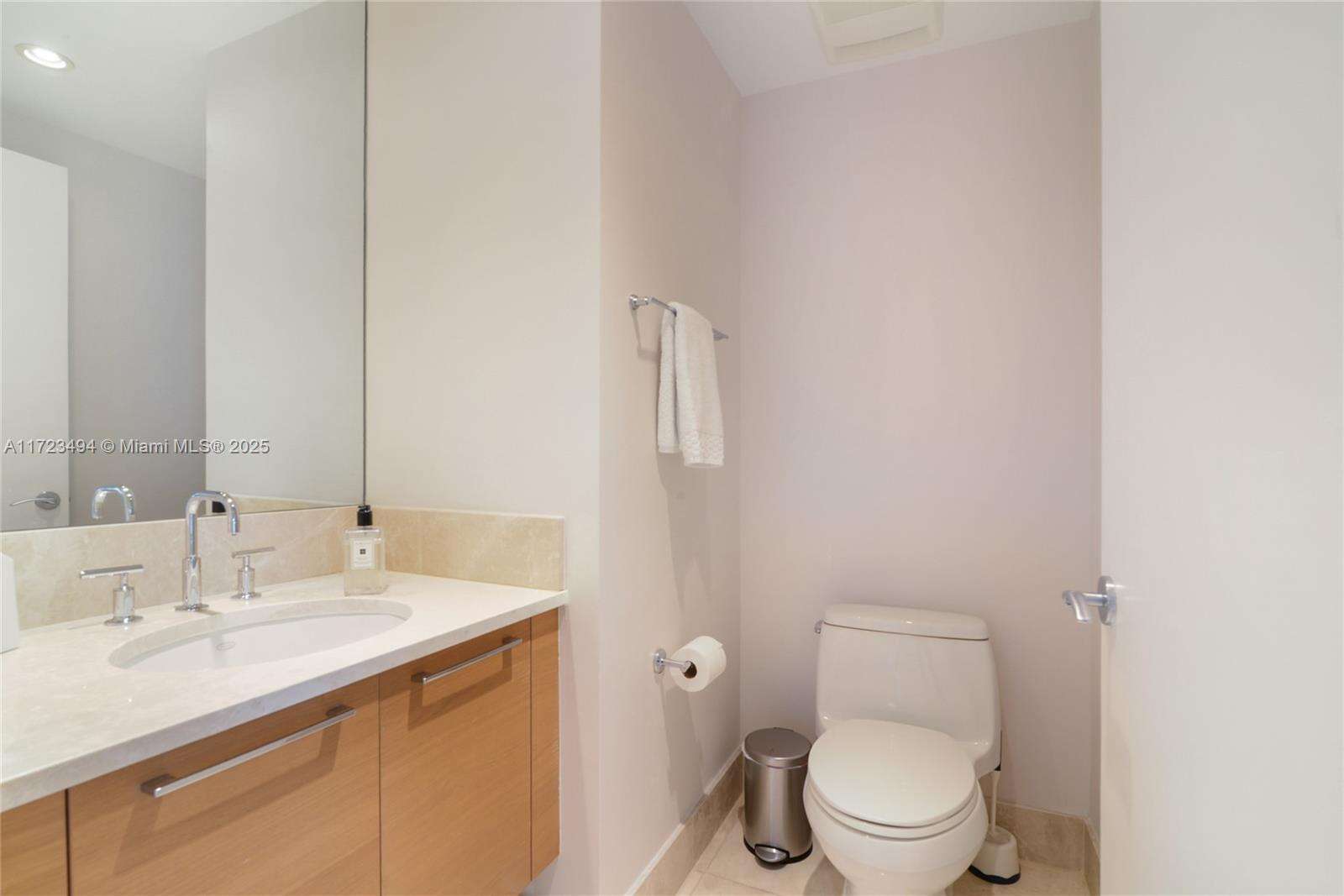 Jade Beach at 17001 Collins Ave, Sunny Isles Beach, FL 33160 - For Rent photo 13