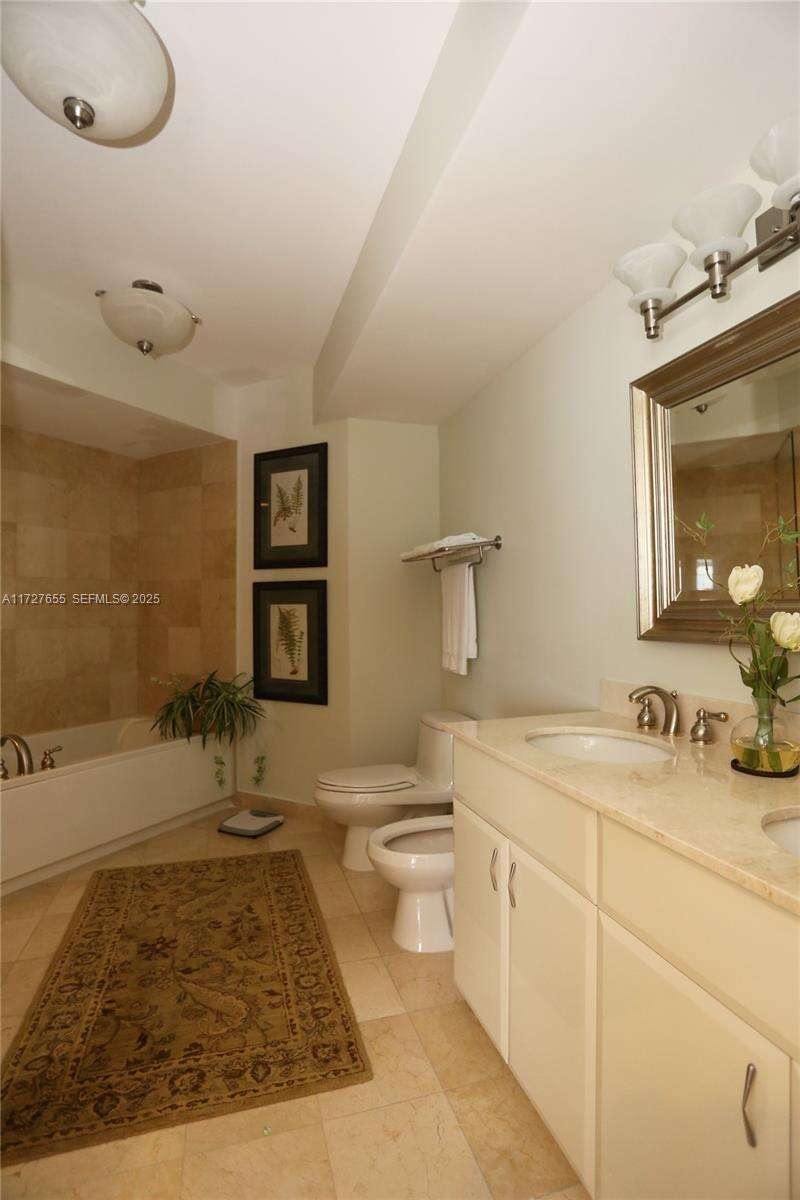 Akoya at 6365 Collins Ave, Miami Beach, FL 33141 - For Rent photo 15