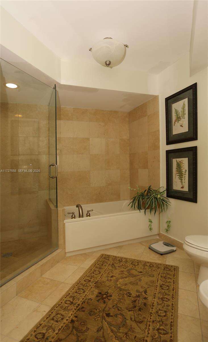 Akoya at 6365 Collins Ave, Miami Beach, FL 33141 - For Rent photo 16