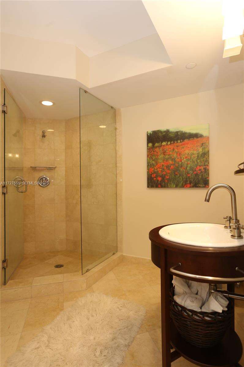 Akoya at 6365 Collins Ave, Miami Beach, FL 33141 - For Rent photo 21