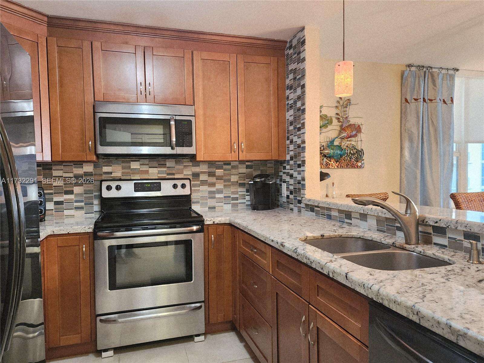 Alexander Towers at 3505 Ocean Dr, Hollywood, FL 33019 - For Rent photo 4