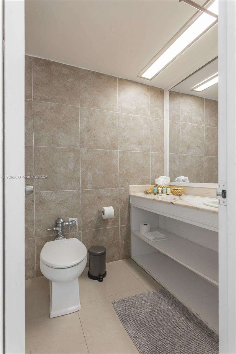 Castle Beach Club at 5445 Collins Ave, Miami Beach, FL 33140 - For Rent photo 5