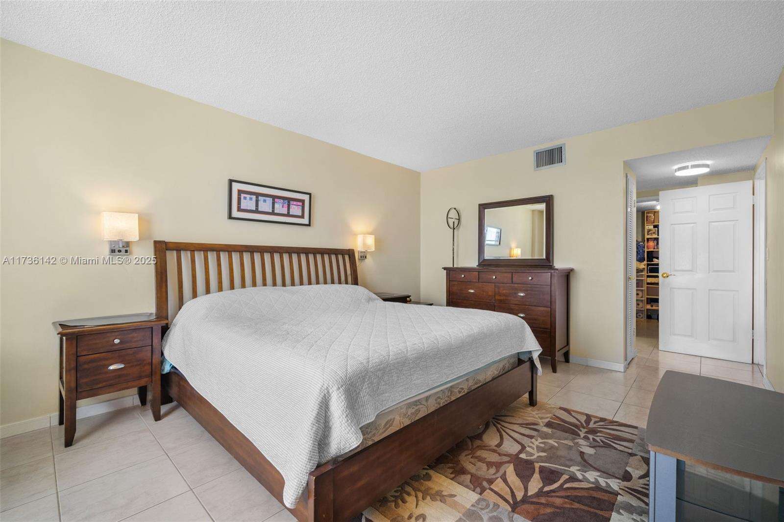 Sea Air Towers at 3725 Ocean Dr, Hollywood, FL 33019 - For Rent photo 13